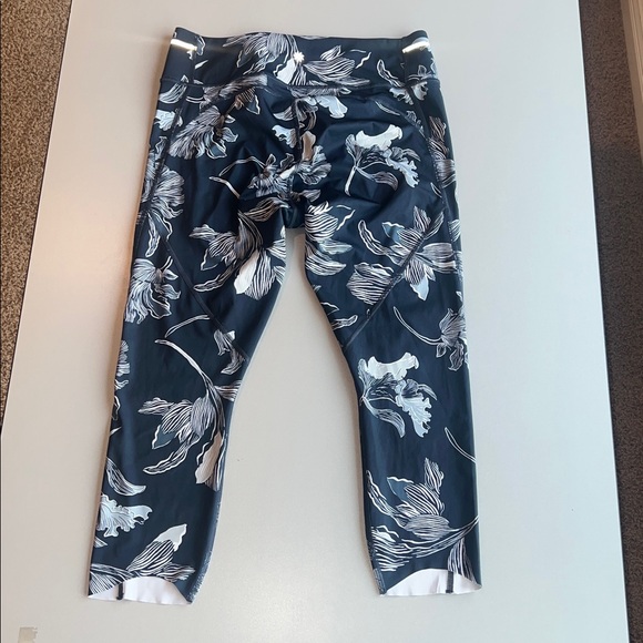 Athleta Sonic Leggings - Picture 7 of 13